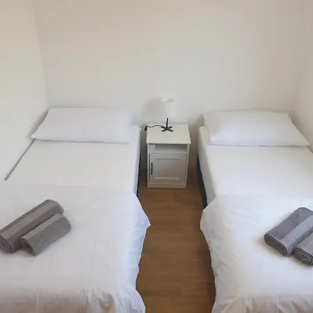 Lilly Apartment, 3 Min Beach, 10 Min Center Daire Medulin