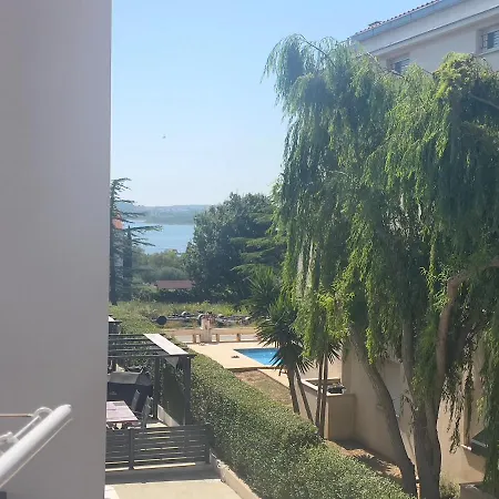 Lilly Apartment, 3 Min Beach, 10 Min Center Daire Medulin