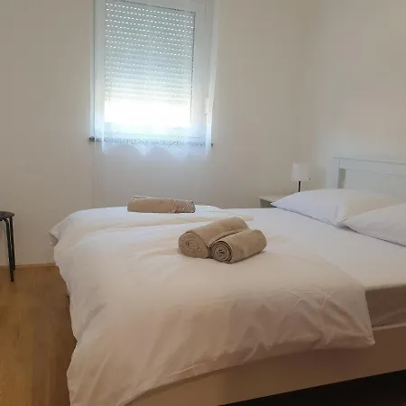 Lilly Apartment, 3 Min Beach, 10 Min Center Daire Medulin