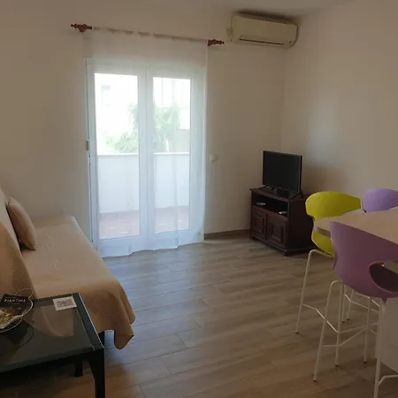 Apartman Lilly Apartment, 3 Min Beach, 10 Min Center *